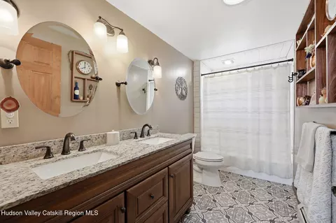 Bath - 68 Ridge Rd, Wallkill, NY 12589 photo 1 of 4