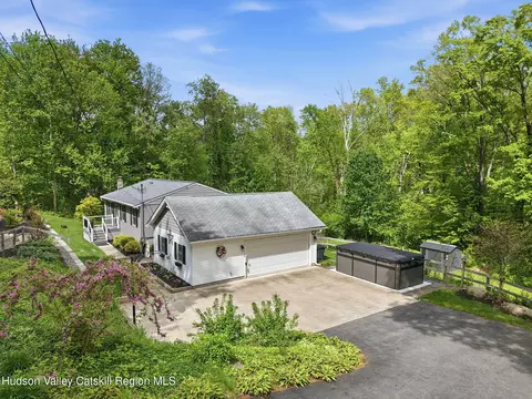 Exterior - 68 Ridge Rd, Wallkill, NY 12589 photo 4 of 4