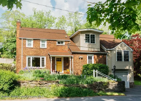 178 Hoyt St, Port Ewen, NY 12466