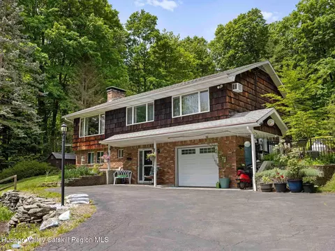 16 Shagbark Dr, Shokan, NY 12481