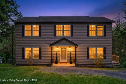 36 Old Baltus Ct, Athens, NY 12015