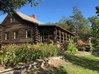 634 Old Plank Rd, Coxsackie, NY 12051