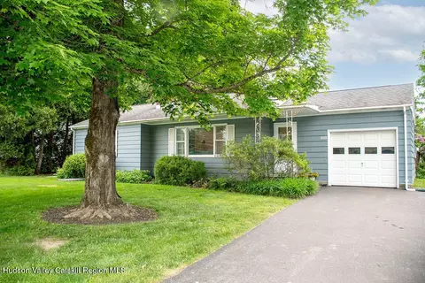 2124 Us 9, Kinderhook, NY 12106