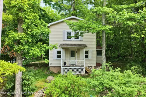 608 Mountain Ave, Purling, NY 12470
