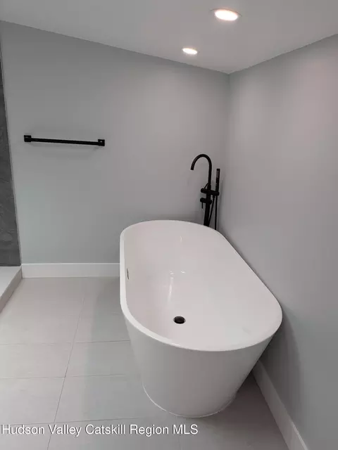 Bath - 2481 Bruynswick Rd, Wallkill, NY 12589 photo 4 of 11