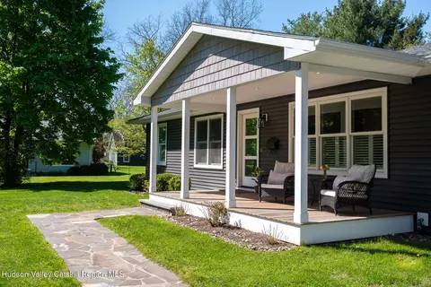 44 Lorraine Dr, Rhinebeck, NY 12572