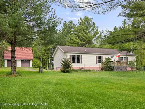 137 Mountain Pond View Rd, Gilboa, NY 12076