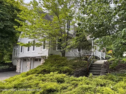 24 Rondout Ln, Accord, NY 12404