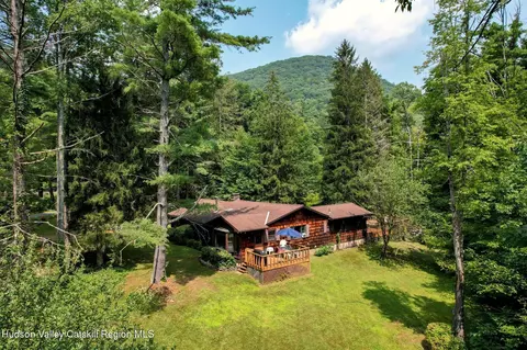 48 Willa Ln, Chichester, NY 12416