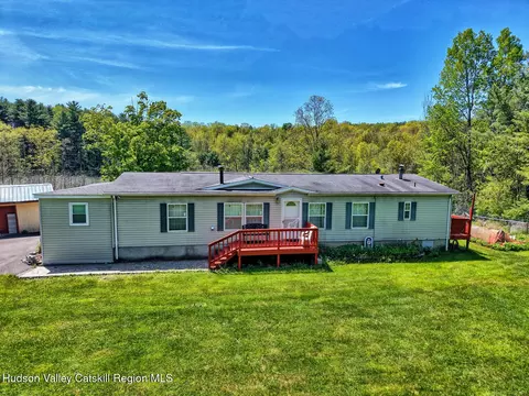 155 Scutt Rd, Greenville, NY 12083