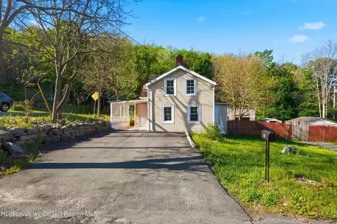 31 Chapel St, Ellenville, NY 12428