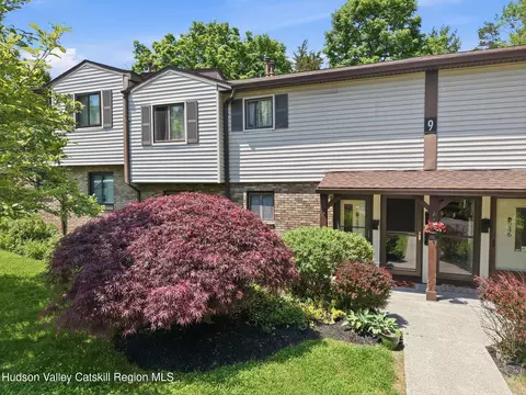 243 Village Ct, Kingston, NY 12401