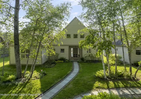 279 Arcadia Dr, Ancramdale, NY 12503