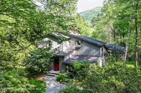 53 Little Deer Rd, Mount Tremper, NY 12457