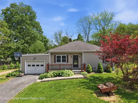 7 Vincent Ln, Pine Island, NY 10969