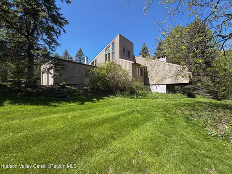 94 Countryside Dr, Westerlo, NY 12193