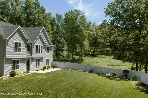 Exterior - 25 Maple Hill Rdg, Red Hook, NY 12571 photo 3 of 3