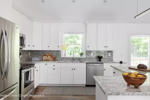 Kitchen - 25 Maple Hill Rdg, Red Hook, NY 12571 photo 2 of 2