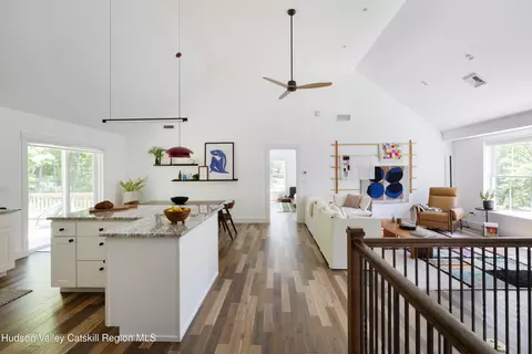 Entry Way - 25 Maple Hill Rdg, Red Hook, NY 12571 photo 1 of 3