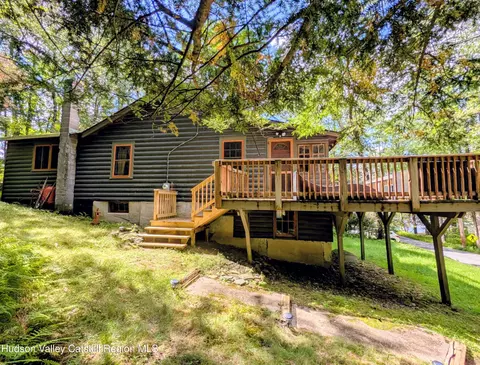 628 Lakeshore Dr, Smallwood, NY 12778