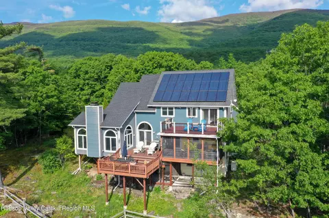 828 W Saugerties Woodstock Rd, Saugerties, NY 12477