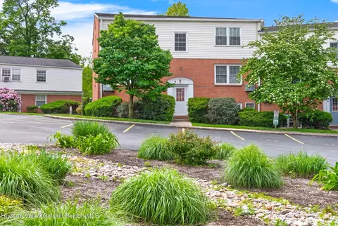 9 Huguenot St #4, New Paltz, NY 12561