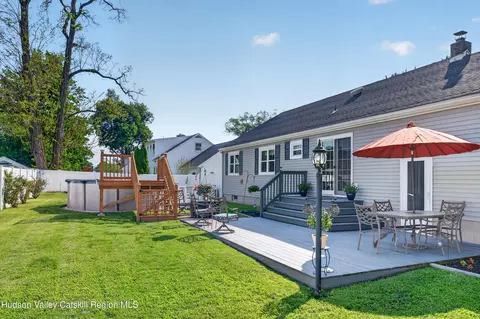 Exterior - 1084 Codwise St, Kingston, NY 12401 photo 4 of 9