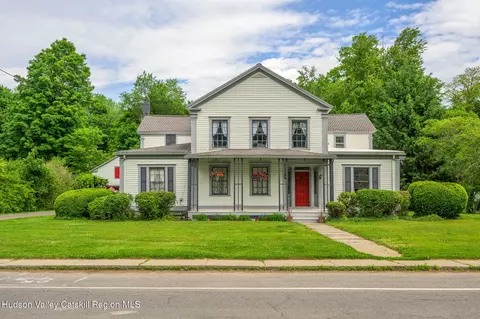 24 Albany Ave, Kinderhook, NY 12106
