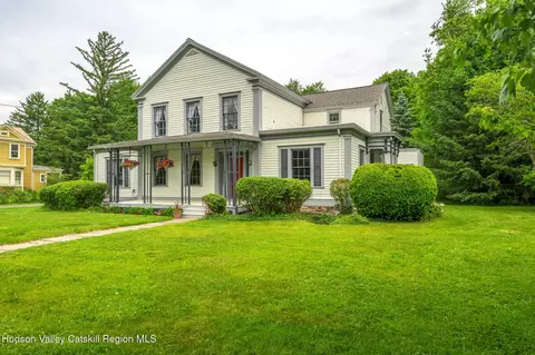24 Albany Ave, Kinderhook, NY 12106