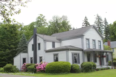 24 Albany Ave, Kinderhook, NY 12106