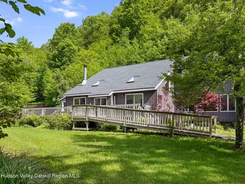 620 Mohican Trl, Pine Hill, NY 12441