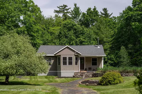 131 Old Story Rd, Leeds, NY 12451