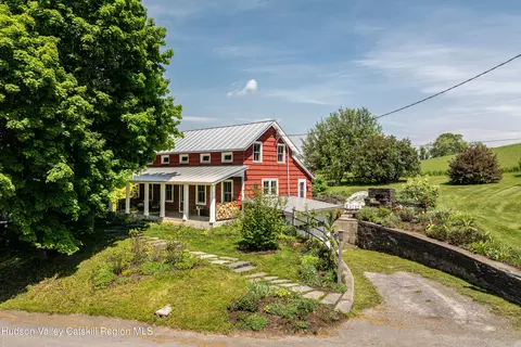 1 Breezy Hill Rd, Copake Falls, NY 12517