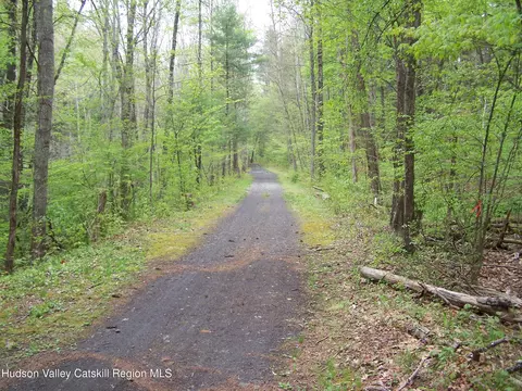 tbd Heinle Rd, Hurley, NY 12401