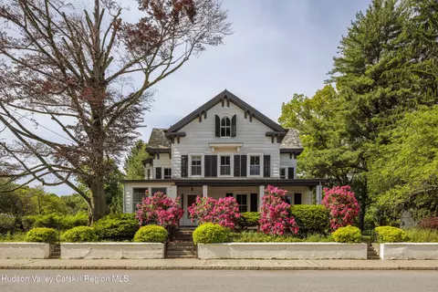 64 W Market St, Red Hook, NY 12571