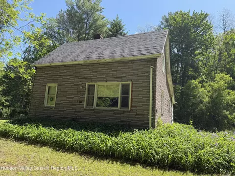 11342 New York 32, Greenville, NY 12083