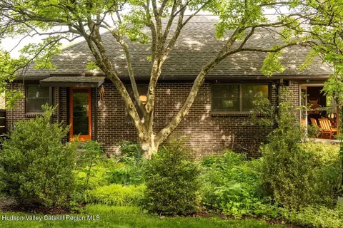 331 Mount Merino Rd, Hudson, NY 12534