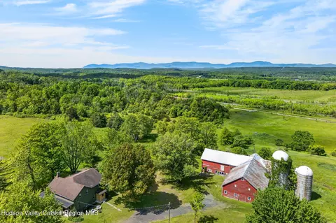 857 Flats Rd, Athens, NY 12015