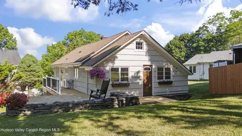 33 Chapel Dr, Valatie, NY 12184