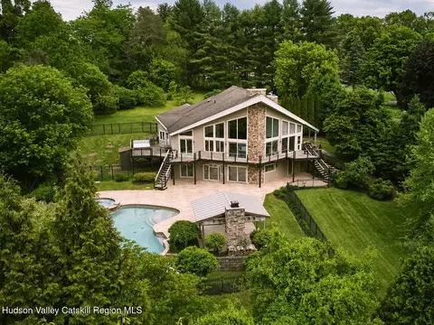 139 Jeffrey Ln, Hurley, NY 12443