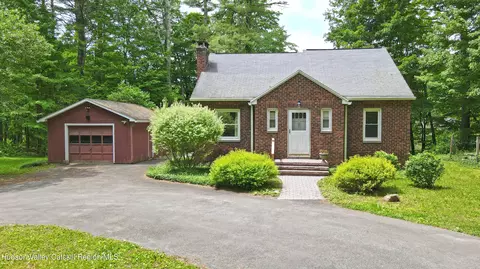 18 Elting Ln, Bearsville, NY 12409