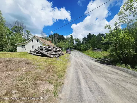 143 Gulf Rd, Rensselaerville, NY 12147