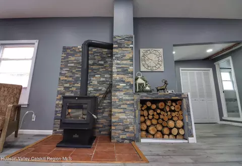 Entry Way - 4947 Route 32, Catskill, NY 12414 photo 8 of 9