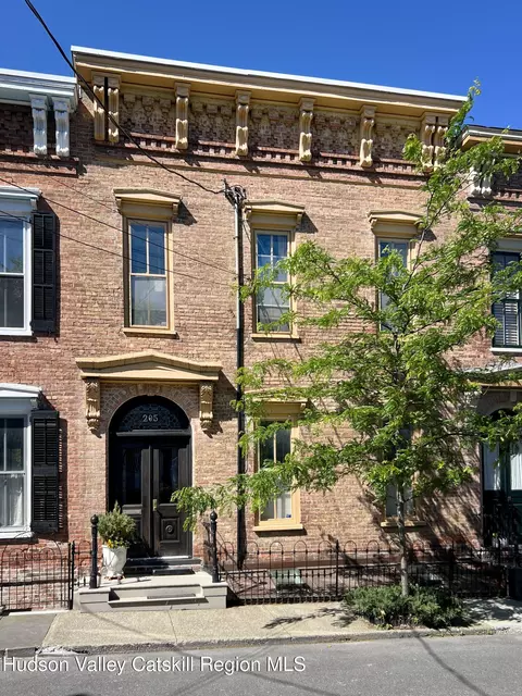 205 Allen St, Hudson, NY 12534