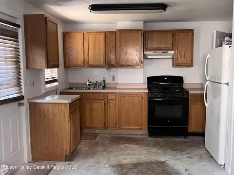 7 Berry St, Wallkill, NY 12589 photo 5
