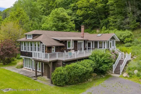 11 Oak Mountain Farm Rd, Boiceville, NY 12412