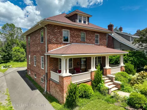 Exterior - 7 Cedar St, Catskill, NY 12414 photo 2 of 7