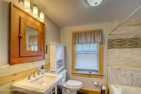 Bath - 7 Cedar St, Catskill, NY 12414 photo 2 of 5
