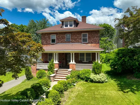 7 Cedar St, Catskill, NY 12414