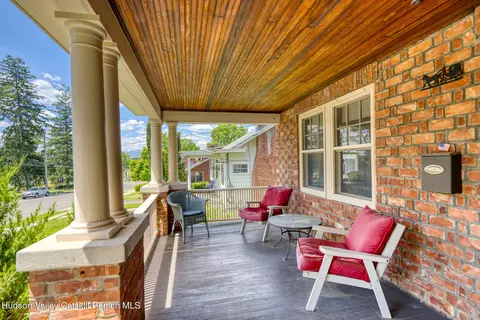 Exterior - 7 Cedar St, Catskill, NY 12414 photo 3 of 7